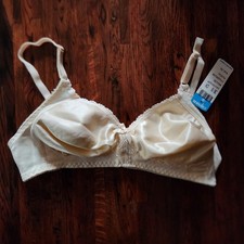 Vintage Carnival Give N Take Bra 36B Wire Free Soft Cup Comfortable Classic NWT