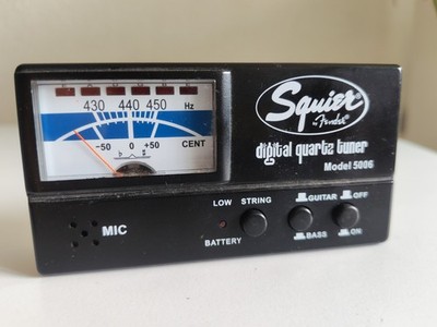 Fender Squier 5006 Gitarren und Bass Stimmgerät digitaler  Quartz Tuner