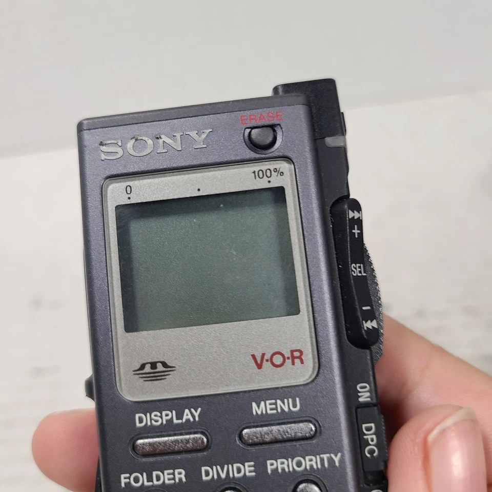 Sony ICD-BM1 Handheld Digital Voice Recorder - Image 2 of 4