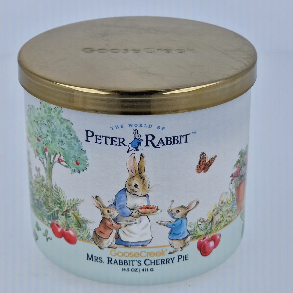 Goose Creek Candle Peter Rabbit™ Kerze Limited 411g Mrs. Rabbit's Cherry Pie - Bild 1 von 1
