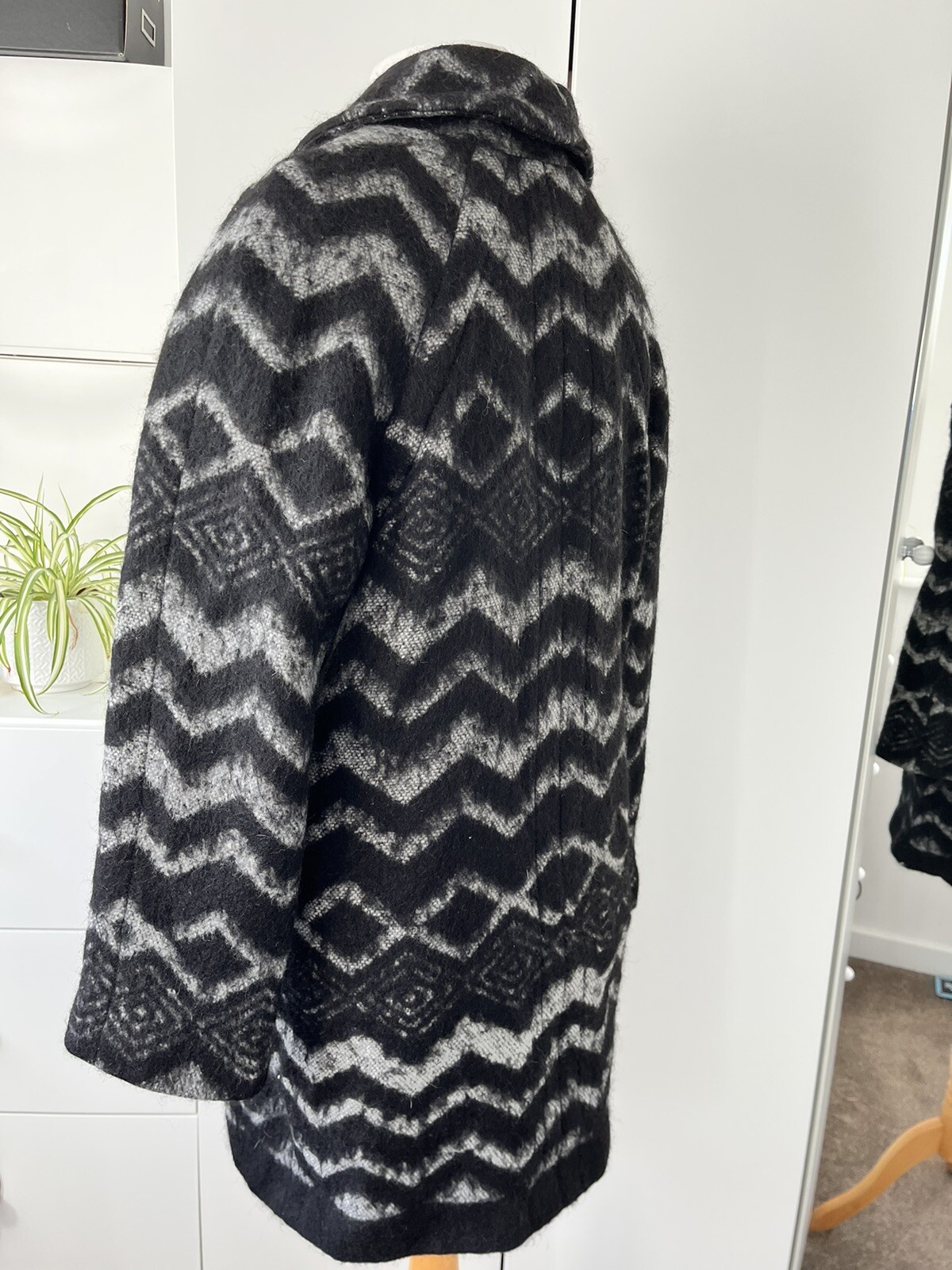 Oasis Size Medium Wool Blend Double Breasted Coat… - image 9