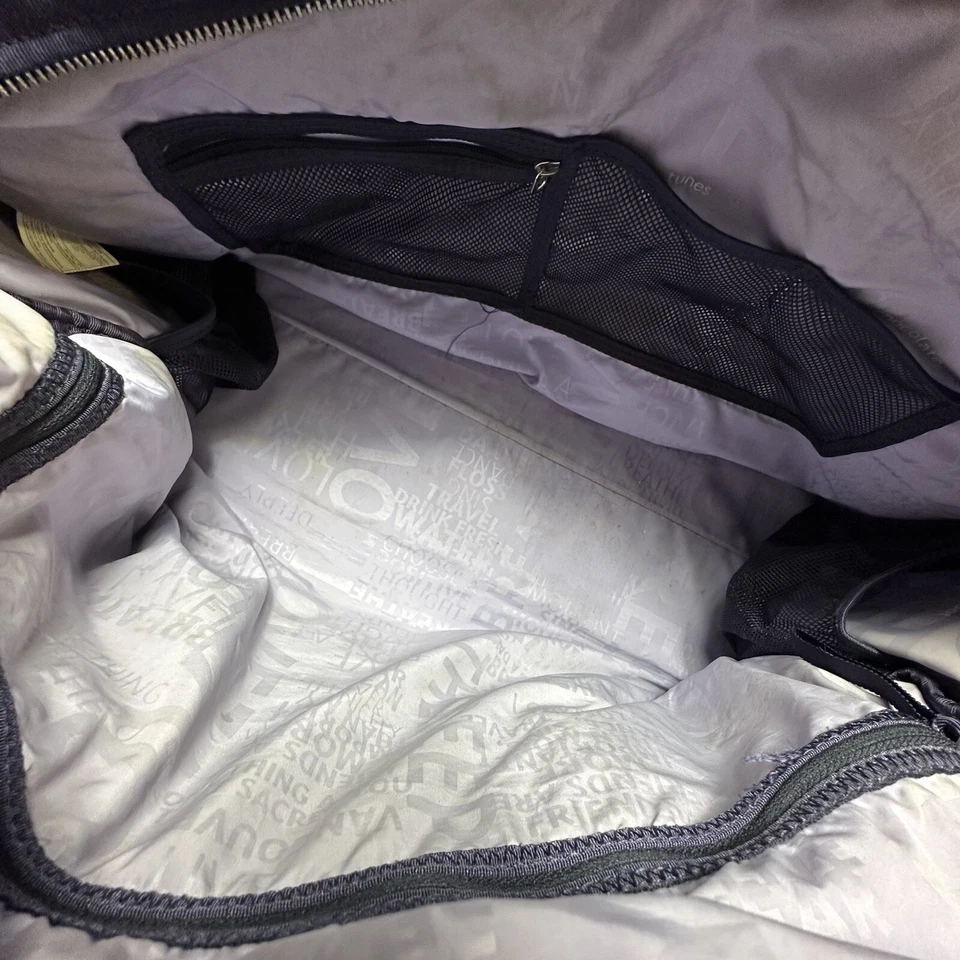 Lululemon Destined For Greatness Duffel Tote Bag Black Purple Lilac Preowned - Image 4 of 4