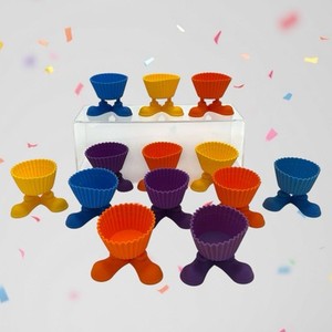WILTON SILICONE SILLY FEET NOVELTY BAKING CUPCAKE/MUFFIN LINERS/CUPS, LOT OF 13