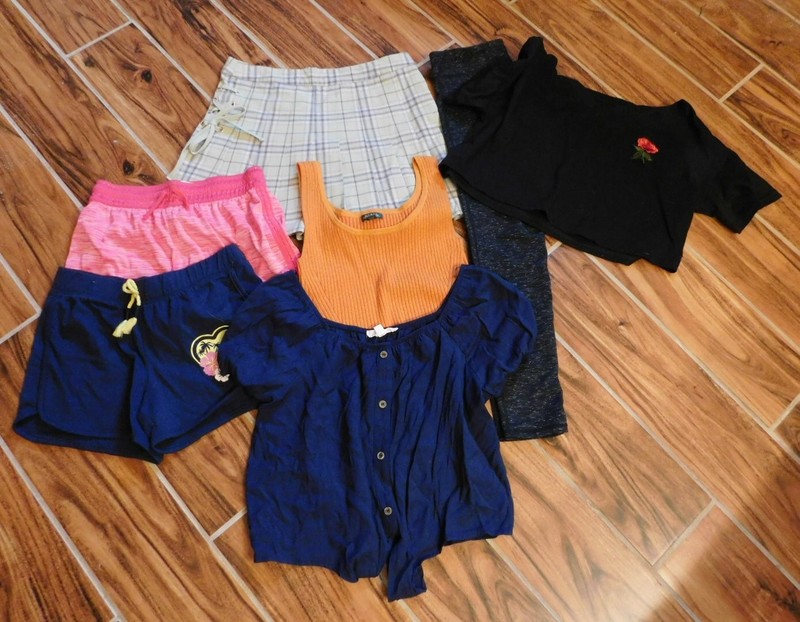 Medium & LG ( 10/12) Lot of 7 Girls Clothing  Skirt, Shorts, Tee & Biker Shorts
