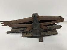 Jeep Wrangler Yj 87-95 Complete Scissor Jack Kit W Holder Oem Jeep Wrangler Yj 87-95 Complete Scissor Jack Kit W Holder Oem