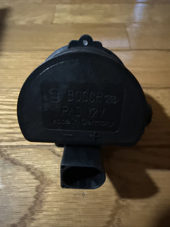 Bomba de agua auxiliar Bosch 0329023004 Foto 2 de 3