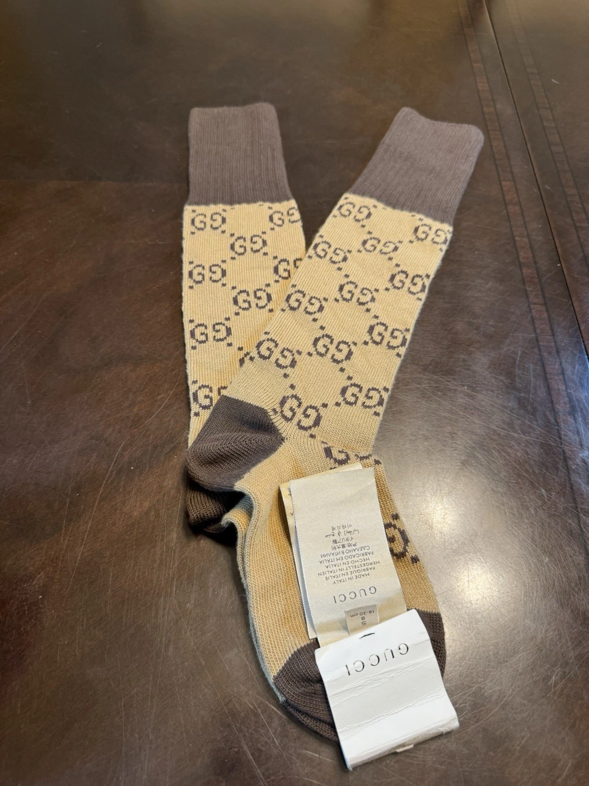New Authentic Gucci GG Supreme Logo Socks Tan Brown Size S
