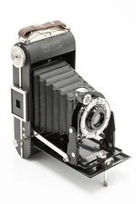 (59) SIX-20 KODAK JUNIOR 620 folding film camera, beautiful and functional