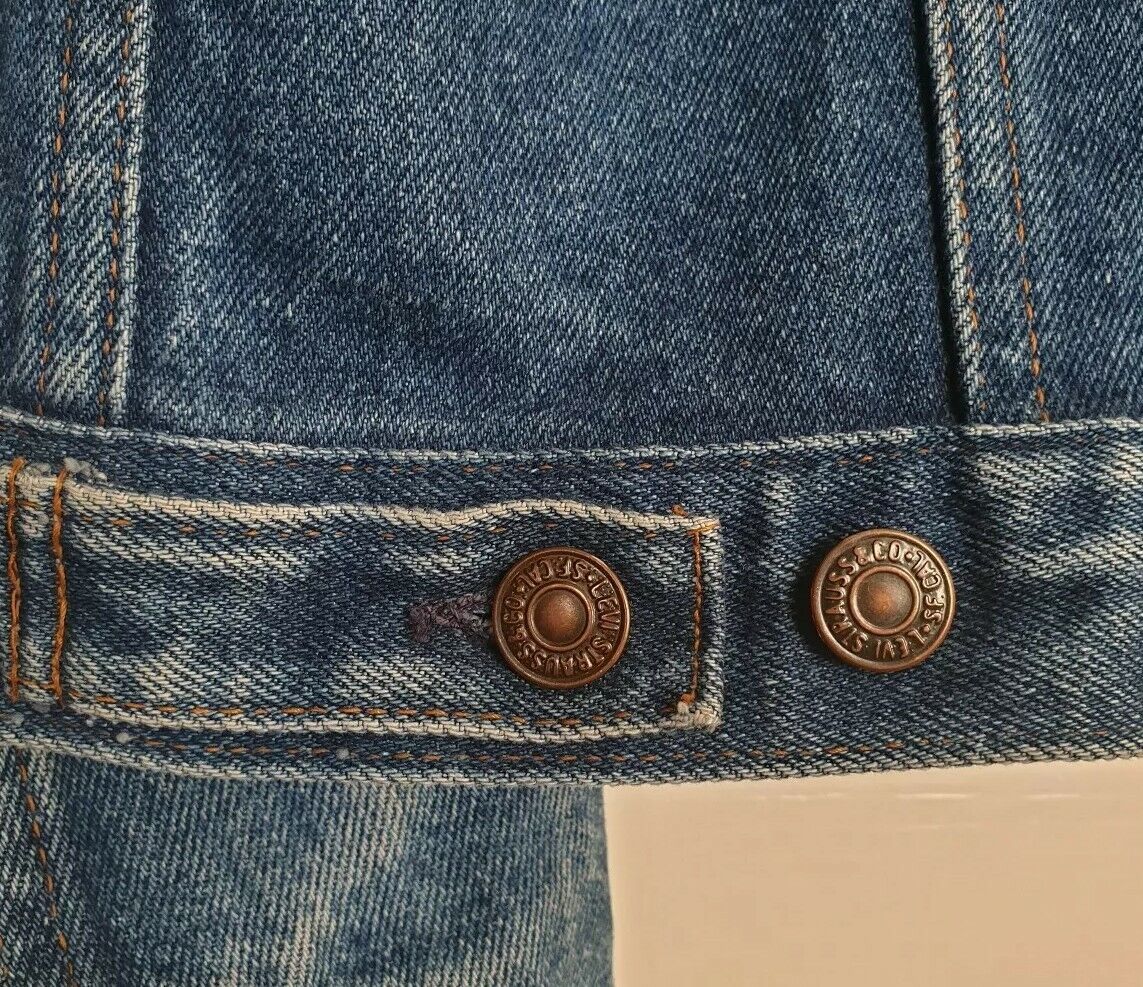 Vintage Levis Denim Jacket 70's / 80's - Label 70500 02 17 Vintage Levis Denim Jacket 70's / 80's - Label 70500 02 17