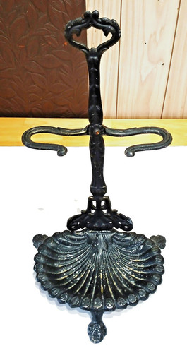 VINTAGE. VICTORIAN STYLE. BLACK CAST UMBRELLA FIREPLACE TOOL HOLDER STAND.