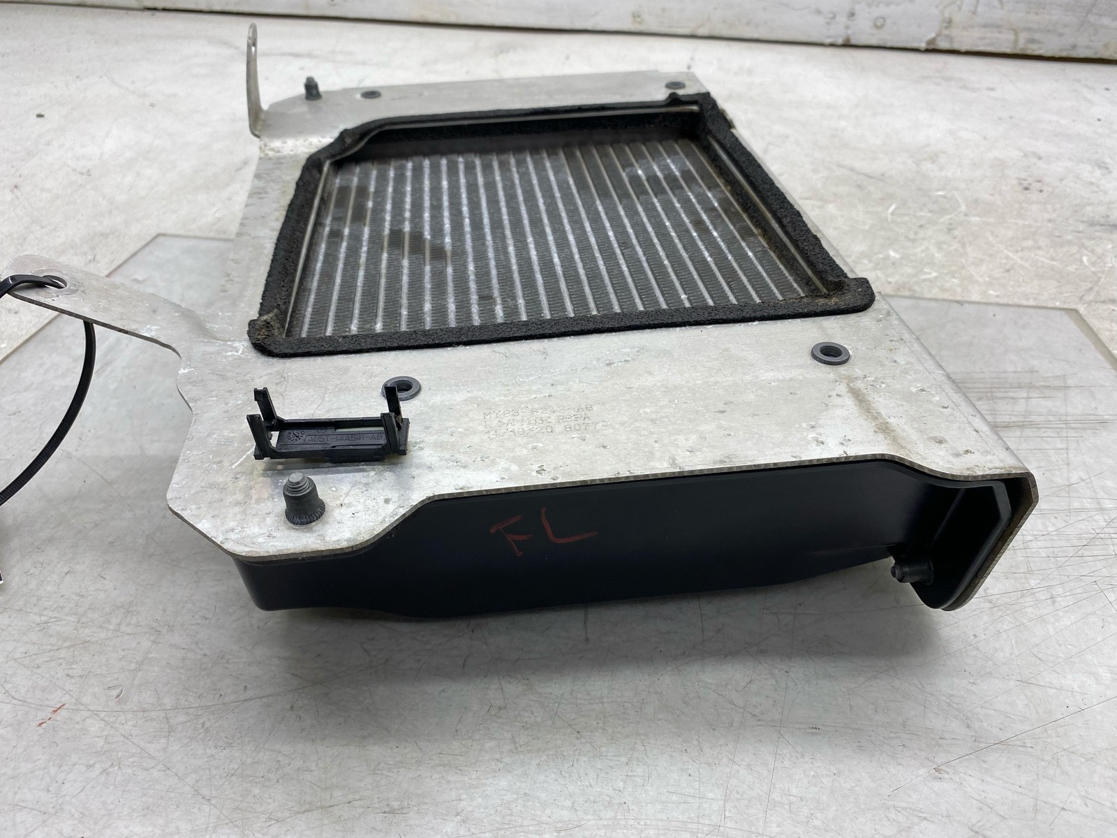 2020-2025 ASTON MARTIN DBX OEM 4.0L FRONT LEFT AUXILIARY RADIATOR MY83-8243-AB