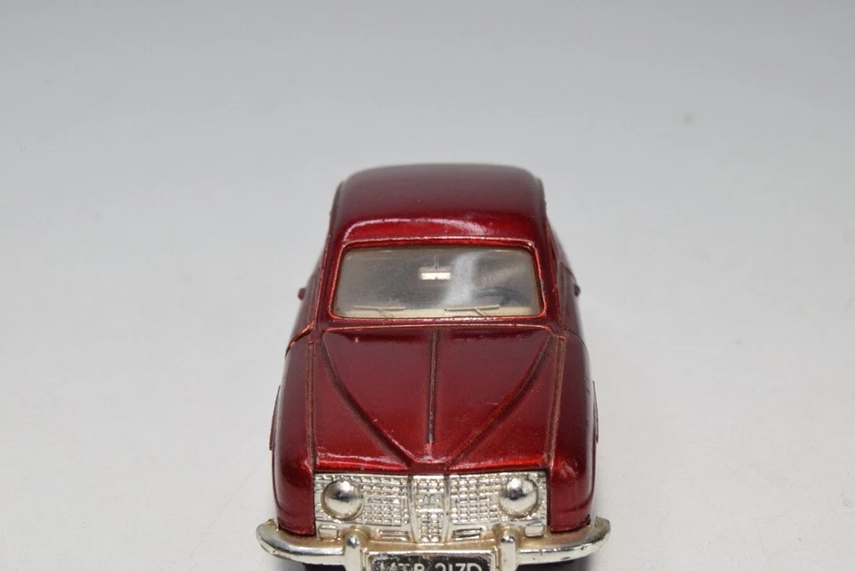 B69 1:43 DINKY TOYS 156 SAAB 96 ROJO METÁLICO EXC. COND. Foto 4 de 4