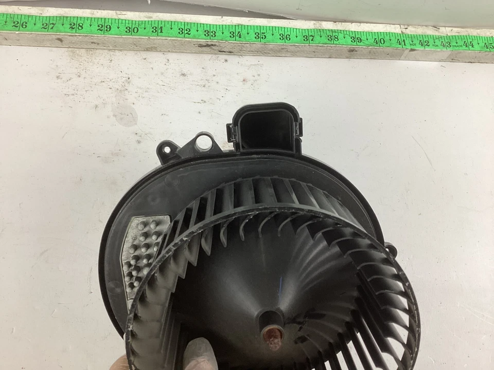 BMW 320i xDrive 2012-2015 aire acondicionado calentador ventilador motor 9276112 fabricante de equipos originales Foto 4 de 4