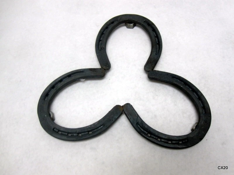Horseshoe Steel Dutch Oven Tripod Stand