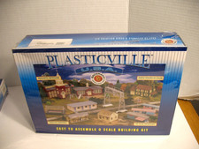 PLASTICVILLE BACHMANN O SCALE GREENHOUSE WITH...