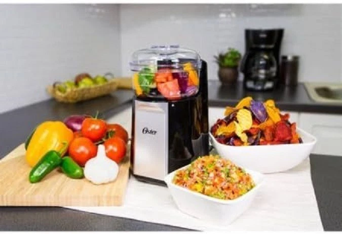 Oster Oskar 2-in-1 Salad Prep & Food Processor, Black/Silver (FPSTFP4050) - Image 4 of 4