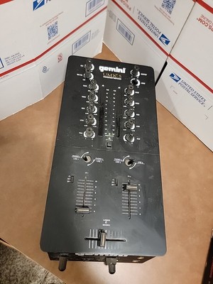 Gemini UMX-5 Professional VCA DJ Turntable Mixer 2 Channel Scratch