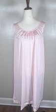 Vintage 70s Vanity Fair Pink Semi Sheer Lace Embroidered Nylon Nightgown Sz M