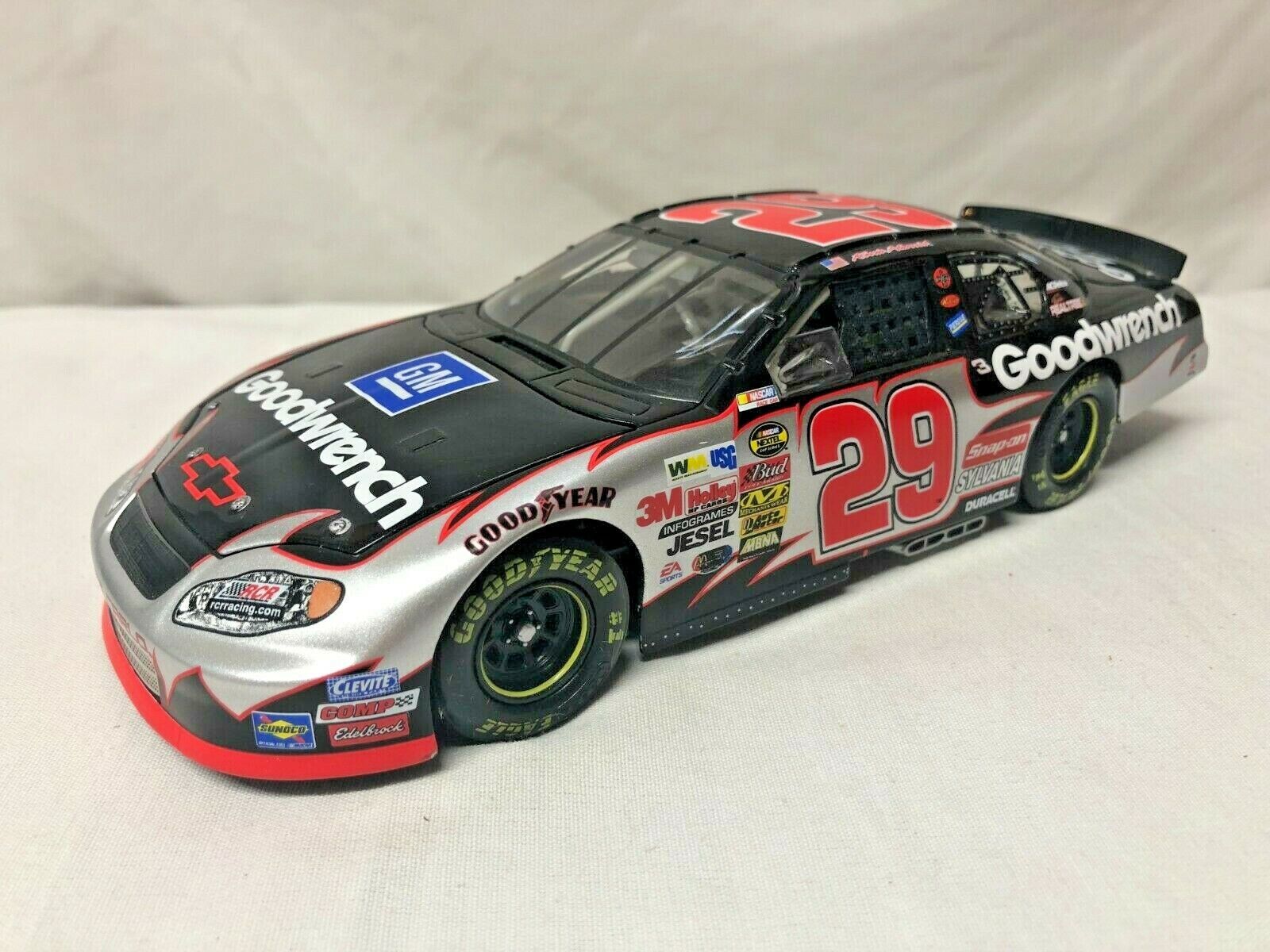 Kevin Harvick #29 GM Goodwrench 2004 Monte Carlo 1:24 Action