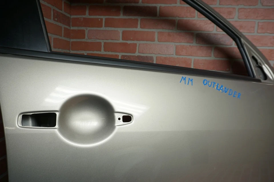 SUV MITSUBISHI OUTLANDER 2007-2013 carcasa de puerta del lado del pasajero delantero derecho OEM Foto 4 de 4