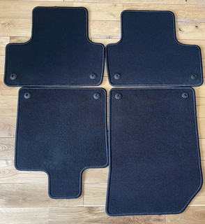 Volvo XC60 (Mk2 2017 2025) Genuine Carpet/Velour Floor Mats Set Part 32216559