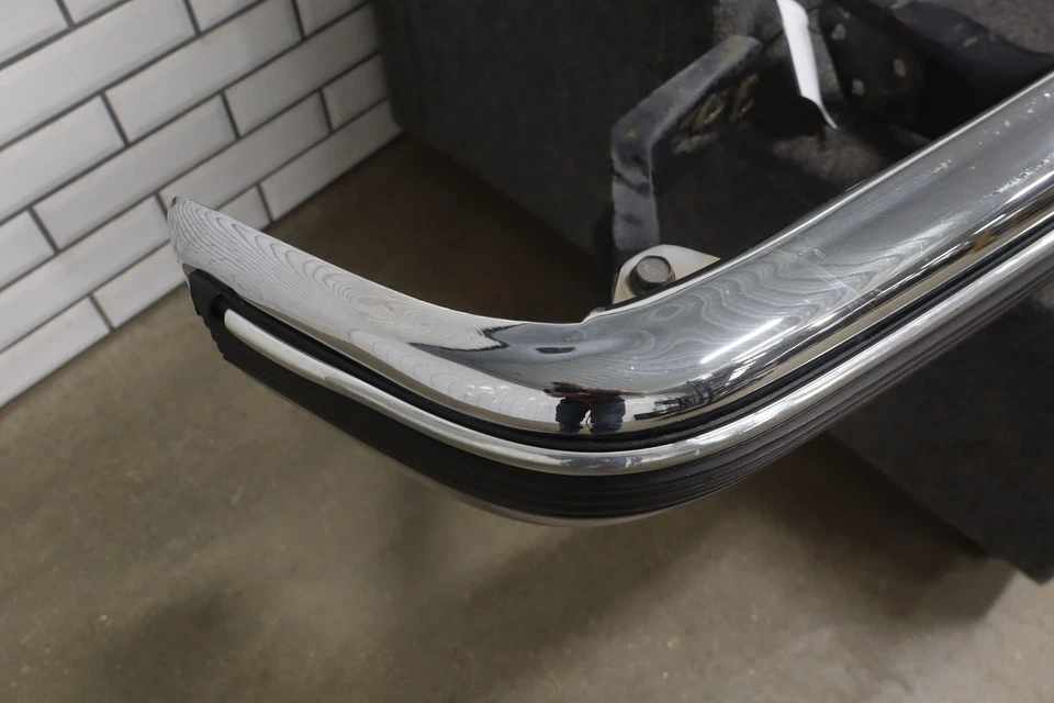 92-99 Chevy GMC Suburban Chrome Front Bumper GMT400 - Image 2 of 4