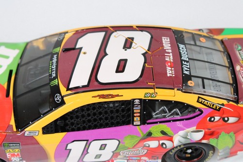 KYLE BUSCH 2018 ELITE #18 M&M'S FLAVOR VOTE TOYOTA /118 MADE LEGGERE DESCRIZIONE! - Foto 11 di 15