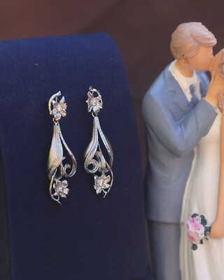 Boucles D'oreilles Longues Style Art Déco - Clous Argentés Avec CZ En Goutte, Modèle SC1