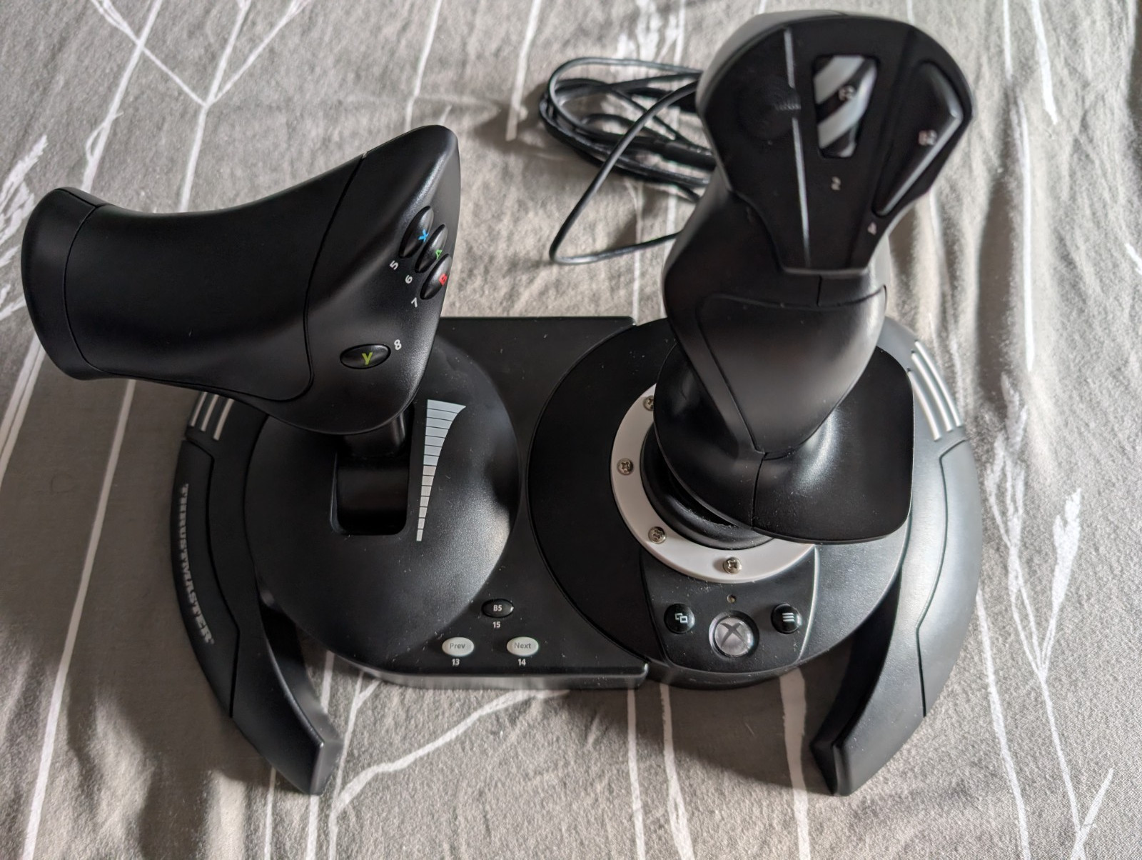 Microsoft Xbox Series X con joystick simulatore di volo, 26 giochi e altro foto 4