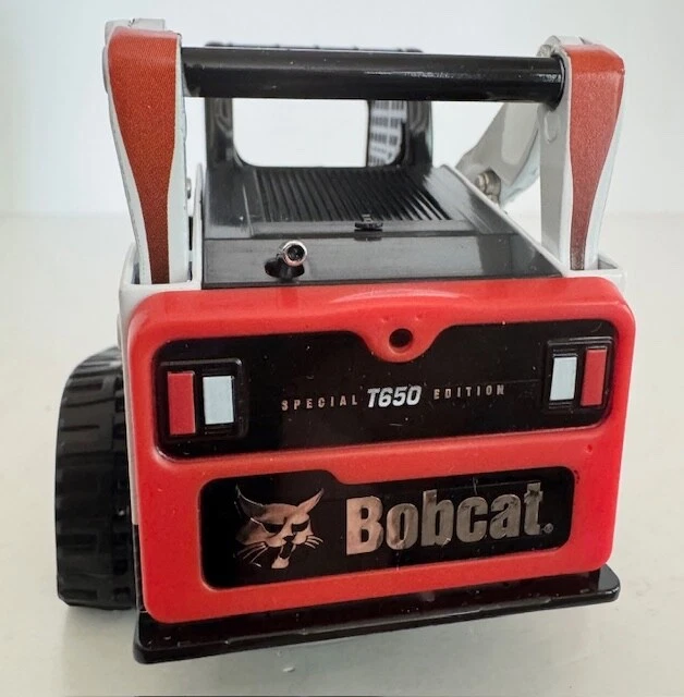 1:25 Bobcat T650 1 Million Compact Track Loader 6989253 Limited Edition - Image 4 of 4