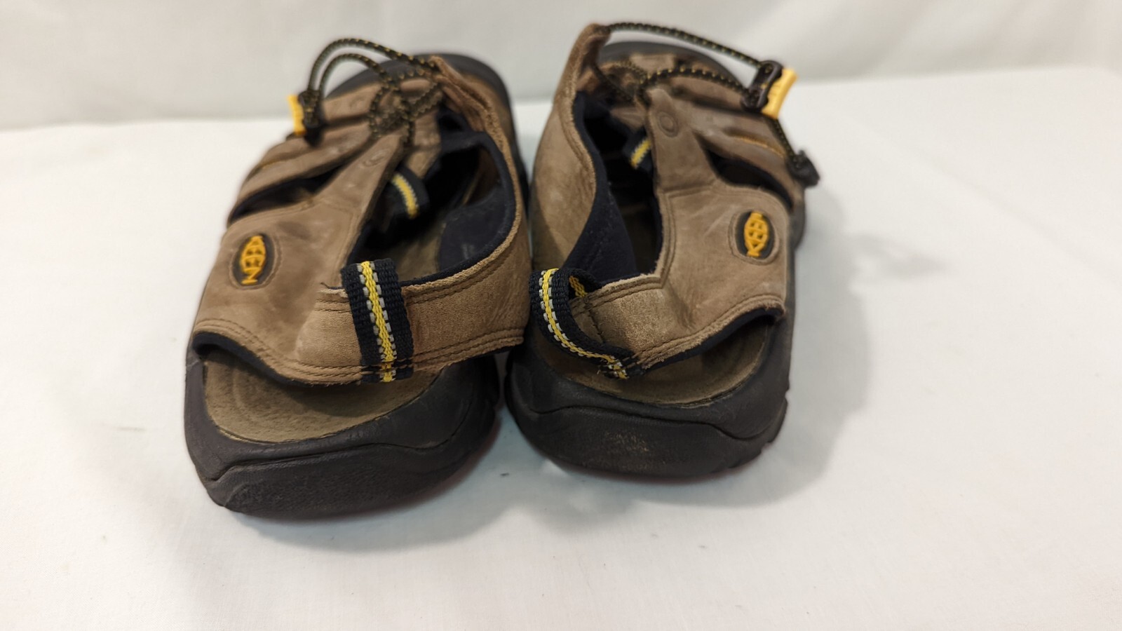 Sandali sportivi KEEN Newport da uomo taglia 9 5 in pelle impermeabili da trekking punta chiusa