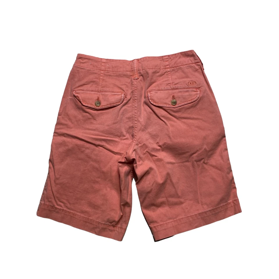 Shorts American Eagle Masculino Tamanho 26 Próximo Nível Flex Ajuste Clássico Coral Chino Wash - Imagem 2 de 4