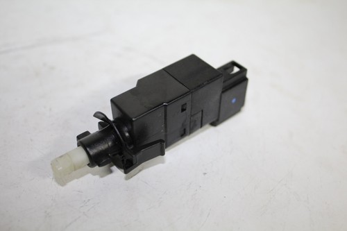 Mercedes E-Klasse W211 Bremslichtschalter Schalter Taster Bremse 0015454009