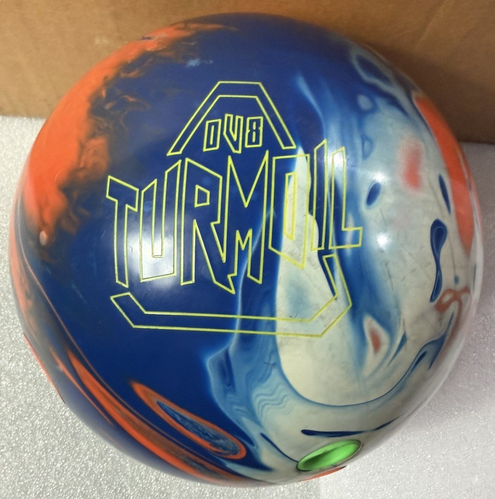 15 lbs USED DV8 TURMOIL SOLID bowling ball