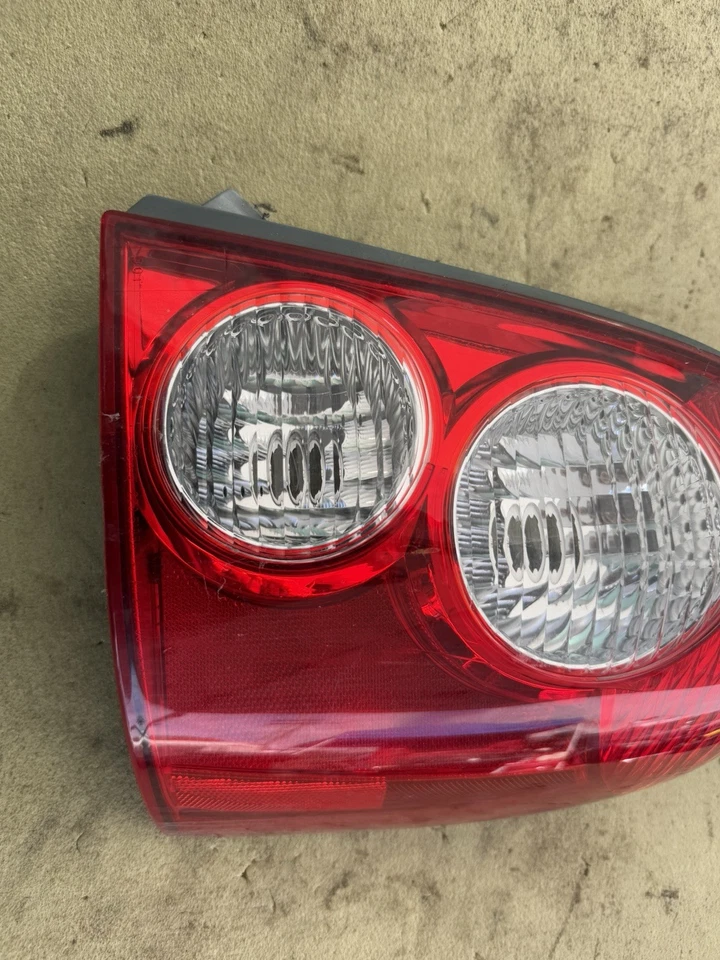 Conjunto de luz trasera lateral derecha para pasajero Mazda Protege 2002-2003 5  Foto 2 de 4