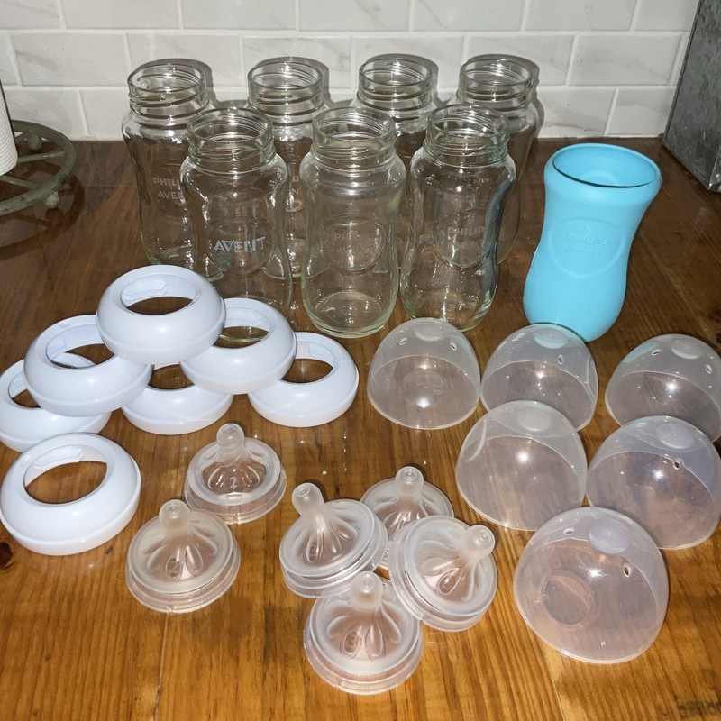 Philips Avent Glass Baby Bottles With Nipples, Cover,  Ring 8 oz Set of 7
