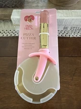 NWT Paris Hilton Stainless Pizza Cutter Gold Tone Pink W/Jewel Top & Blade Guard