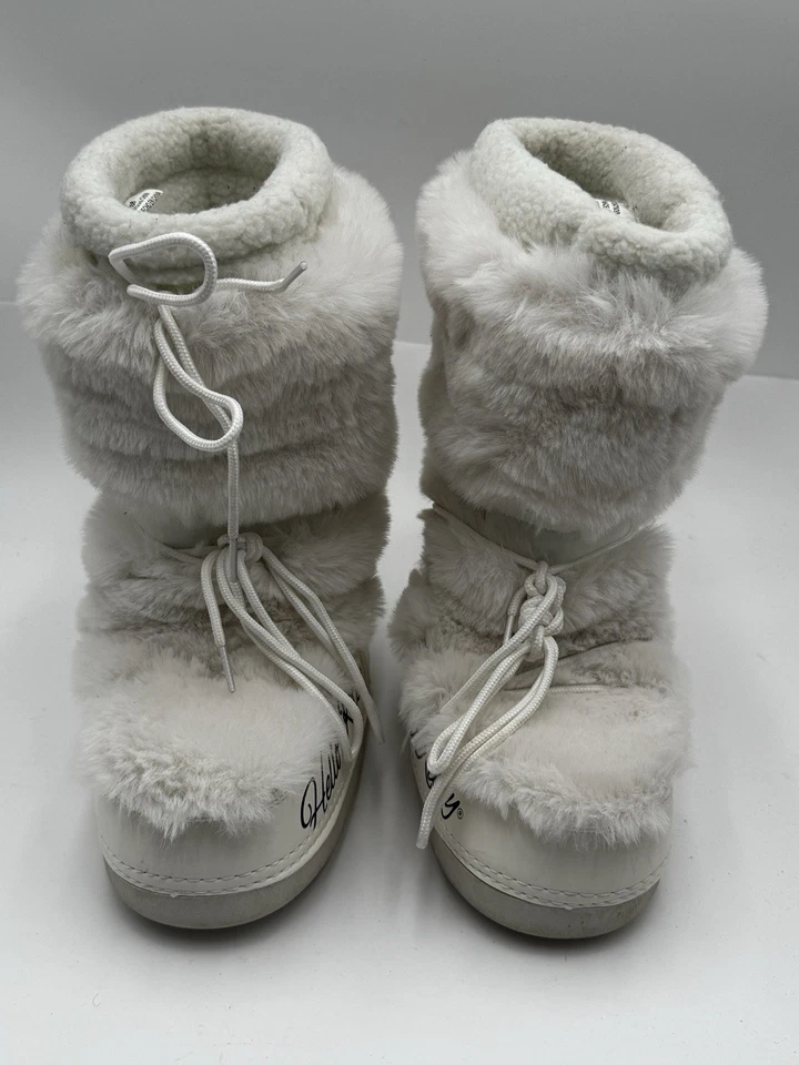 Forever21 Hello Kitty Boots Women's 8 White Fur Sanrio Collab Boots - Image 4 of 4