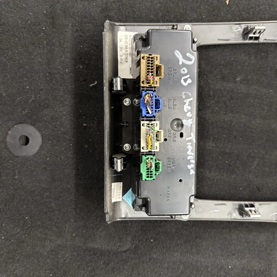 Chevrolet Traverse 2013-2017 calefacción aire acondicionado control de temperatura 22969802 OEM Foto 4 de 4