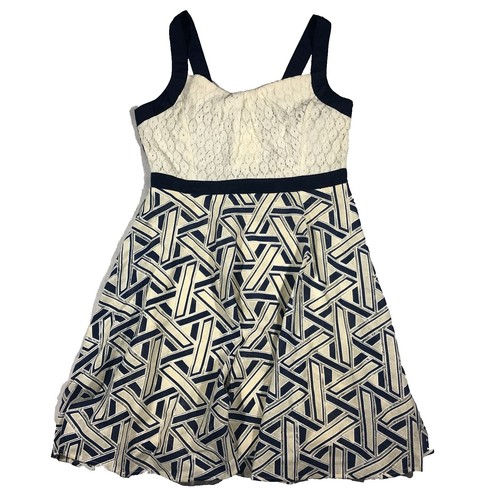 chinese dress ladies Lyon Lace Dress in Black Lace Xs / Black Lace
