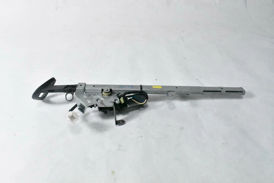 03-09 Mercedes W209 CLK500 CLK550 Seat Belt Feeder Motor Front Right Black OEM - Image 4 of 4