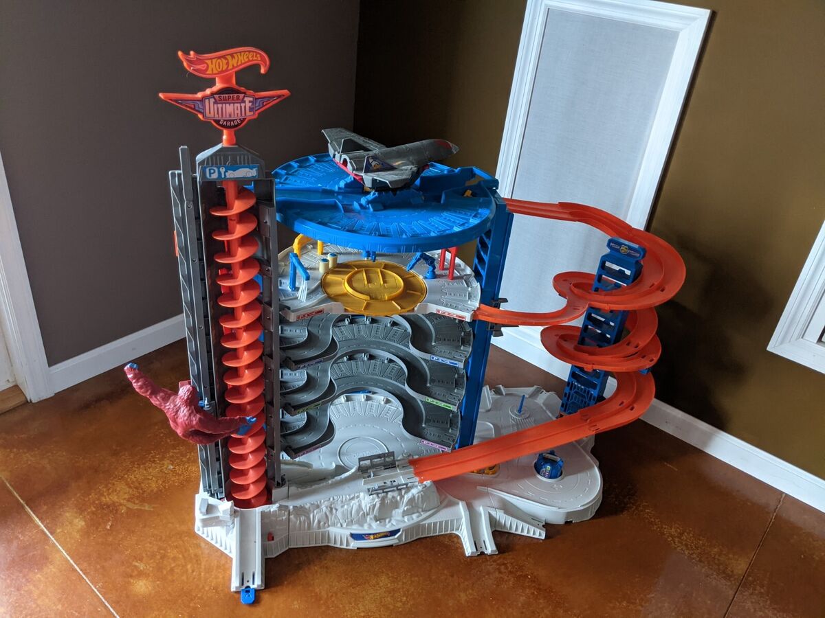 Hot Wheels Super Ultimate Garage Play Set