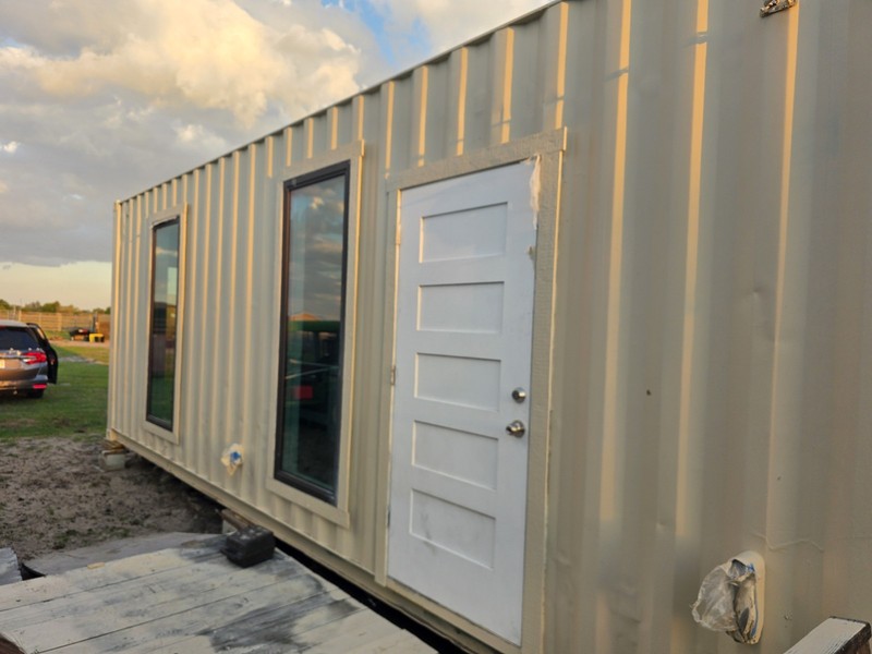 40 ft Container Home - thumbnail 8