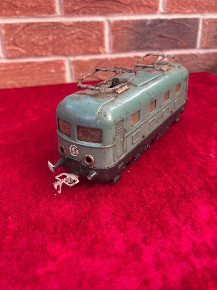 Vintage JEP Weißblech Modelllok und 2 Reisezugwagen. Franzosen um 1950. Nicht Märklin. - Bild 2 von 4