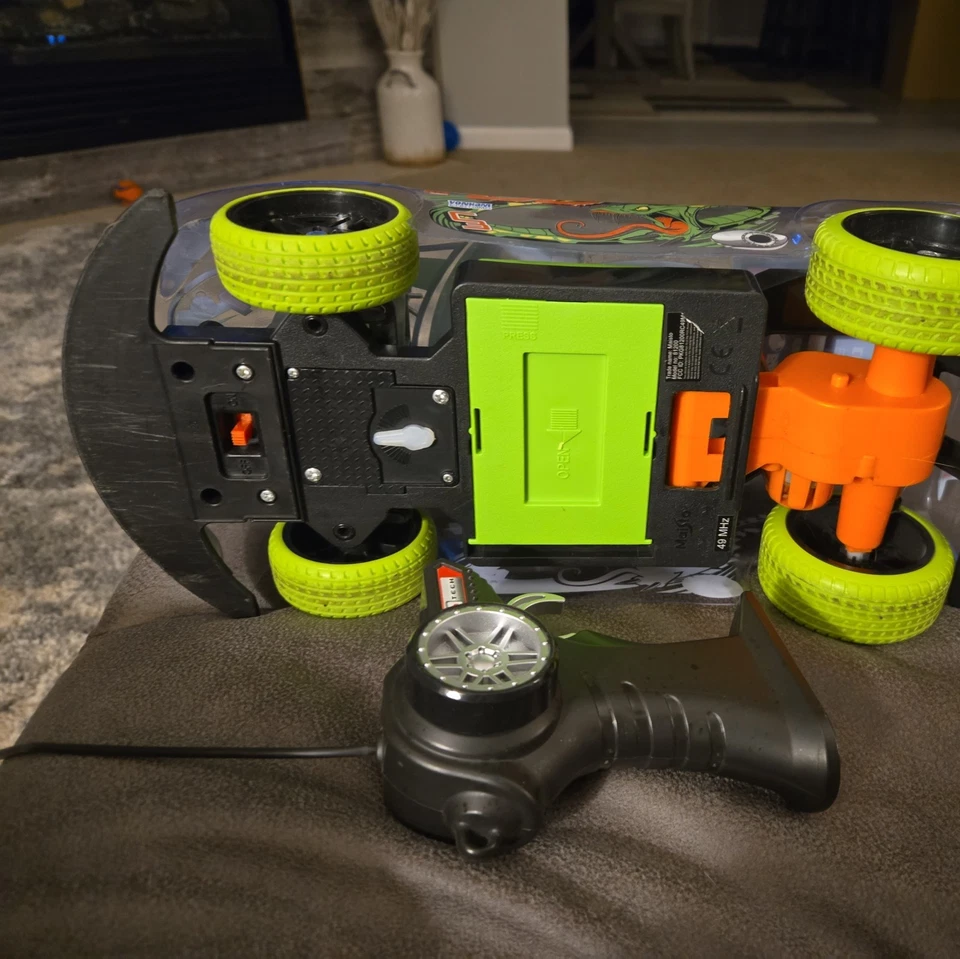 Maisto Tech RC Race Car Street Series  #3 Cobra Vonham Kustoms  w/ Remote  27MHz - Image 2 of 2