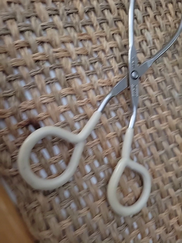 EKCO 10" Stainless Steel Kitchen Tongs Grippers Scissor Type Rubber White handle - Image 2 of 4