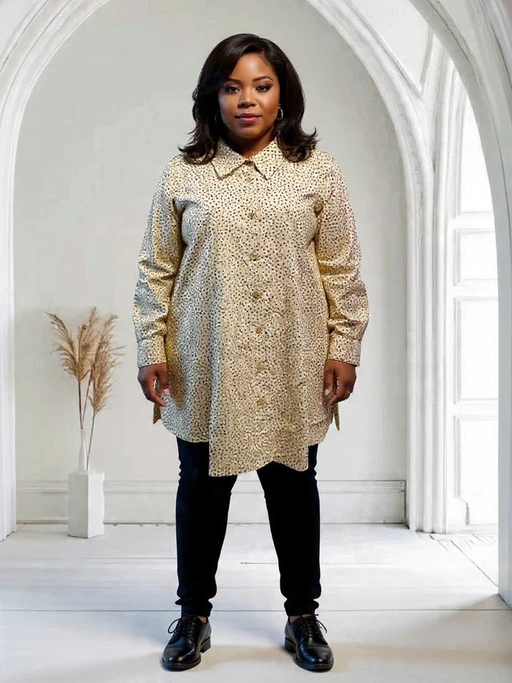 Blusa Woman Within Talla 3X Botón Frontal L/S, Amarilla/Negro Geométrica. NS-22 Foto 2 de 4