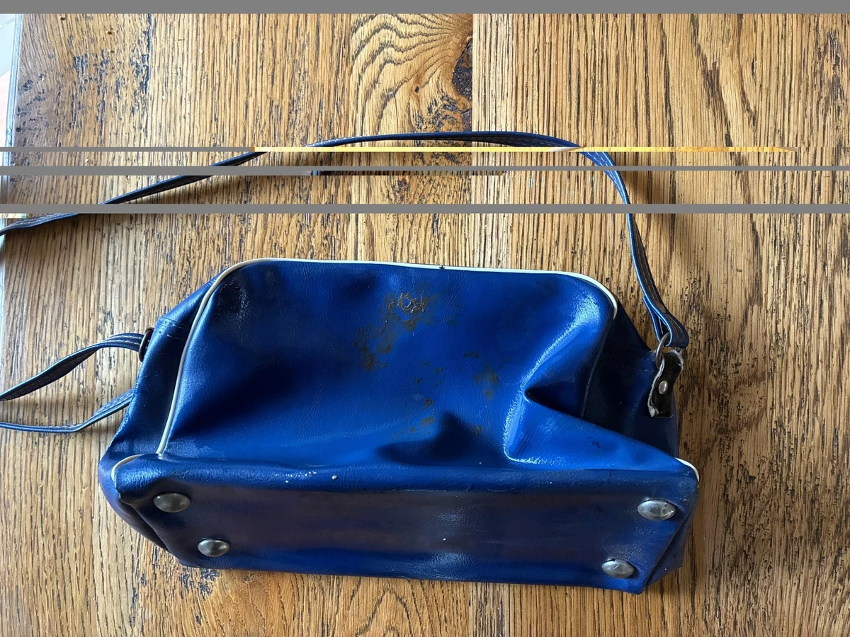 Trans-Australian Airlines overnight bag, 'Come fly the friendly way'
