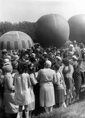 Hot air balloons before the start of the race during a rally in Ju - Old Photo 1