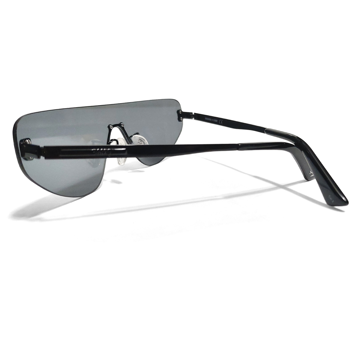 NEW McQ Alexander McQueen Unisex Flat Top Shield Sunglasses, 99mm McQ by Alexander McQueen MQ0221S Shield Sunglasses Black  main image 4